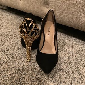 Gold metal detail pumps